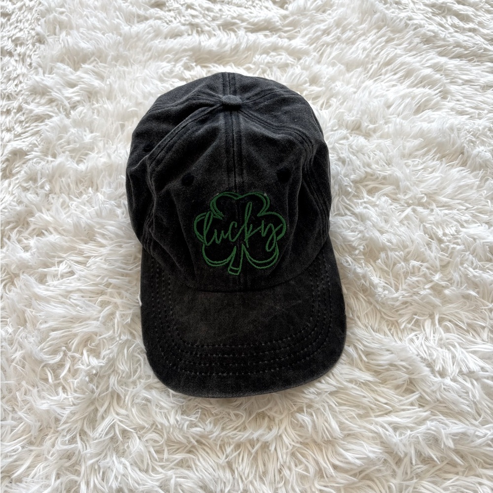 🤍New! Lucky embroidered St Patricks Women’s Cap